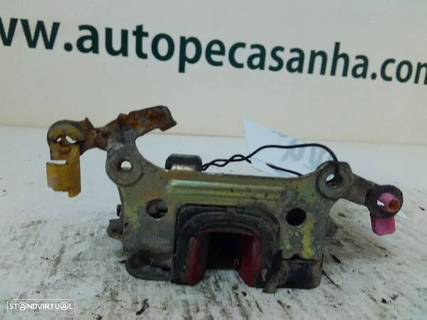 Fecho Da Porta Trás Dto Nissan Pick Up (D21) - 2