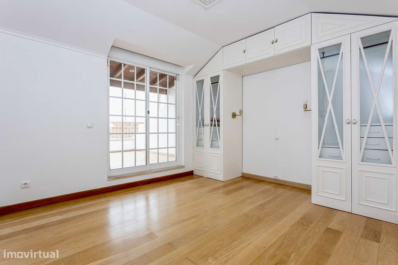 Duplex com vista deslumbrante no centro de Cascais-24