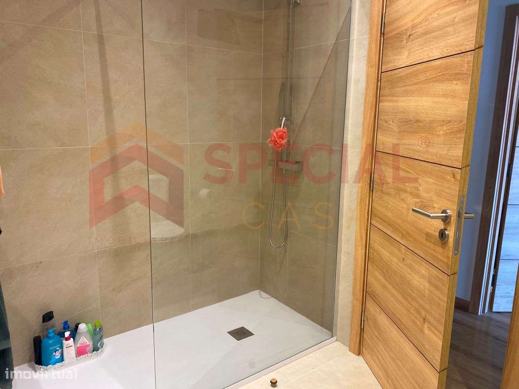 Apartamento T3+1 em Arcozelo-19