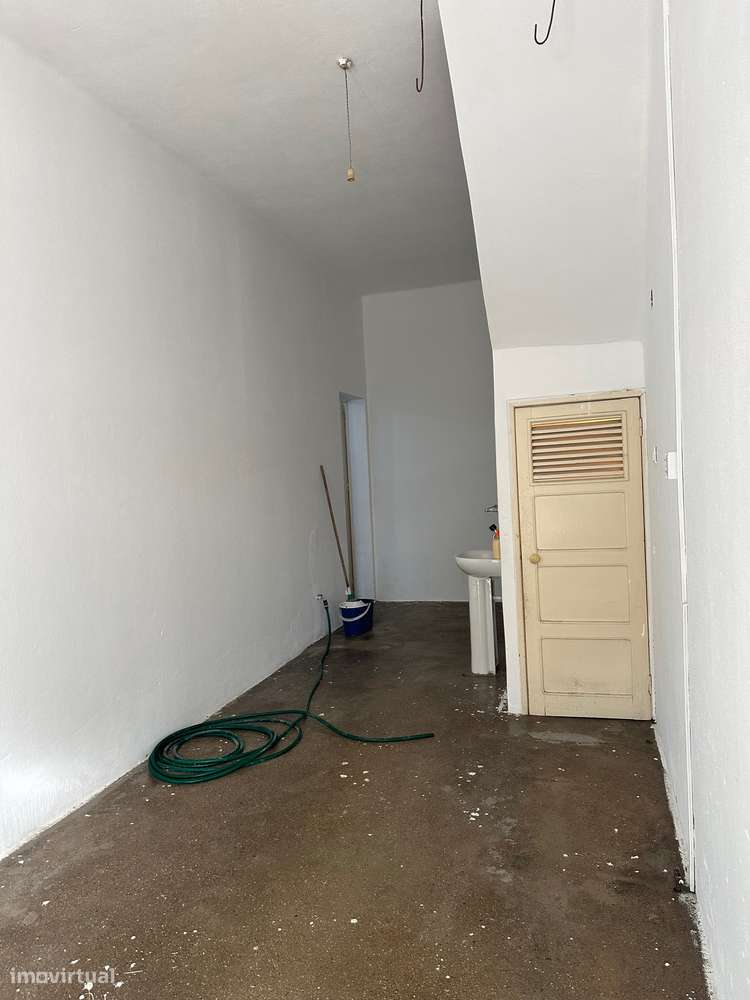 Apartamento T3+2, com 3 casas de banho e garagem-17