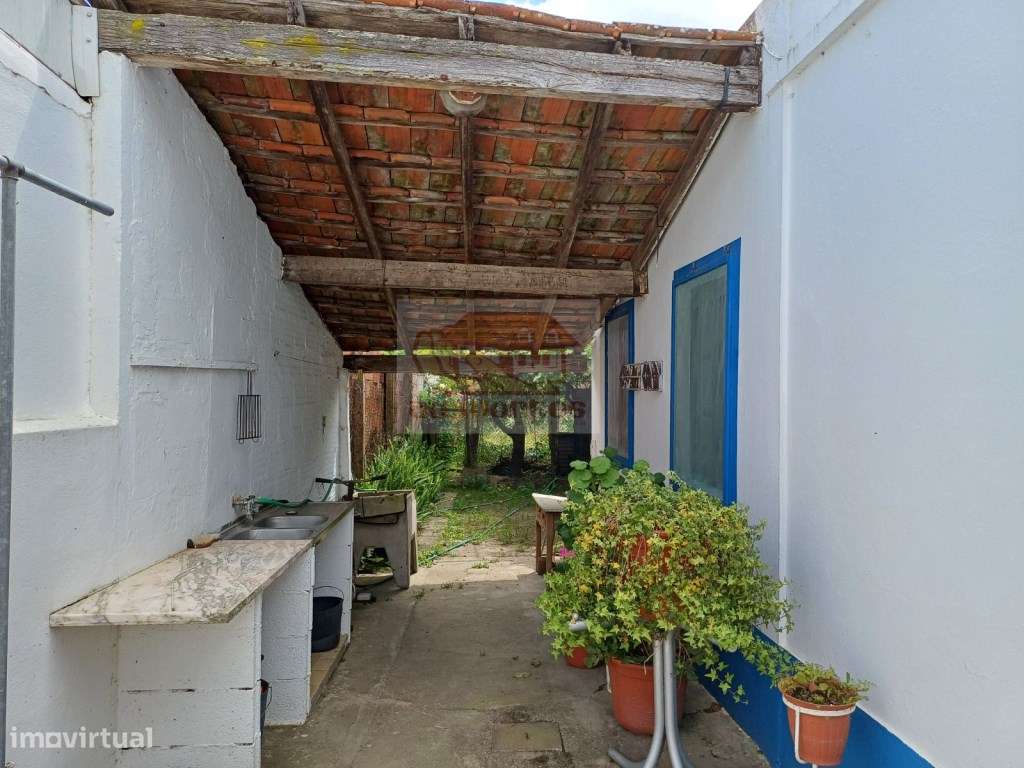 Moradia antiga para renovar - centro-0