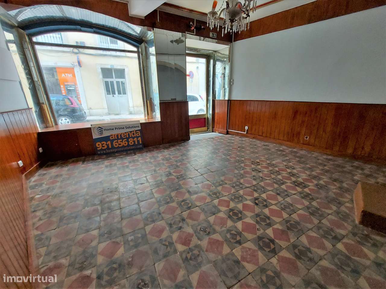 Loja c/montra 2m; caminho do eléctrico 28; 2 WC - Grande imagem: 2/24