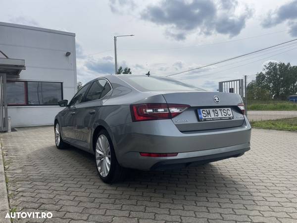 Skoda Superb 2.0 TDI DSG Laurin & Klement - 10