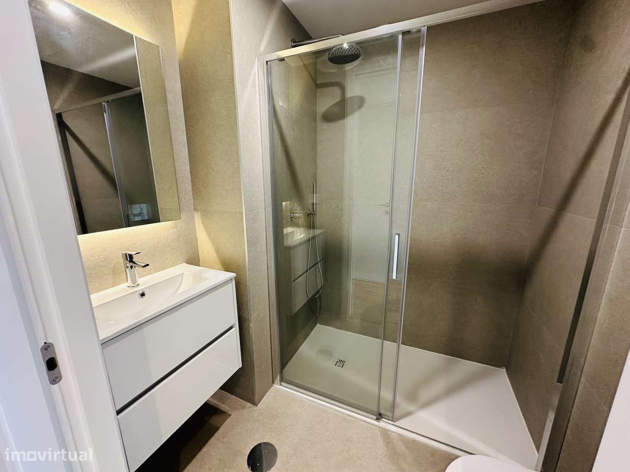 T2 luminoso com 2 estacionamentos (última fração disponível)-14