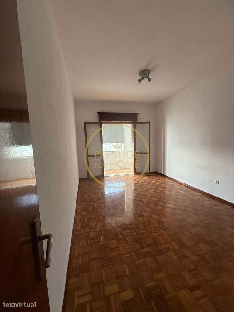 Apartamento luminoso T2 com vista mar e Serra-13