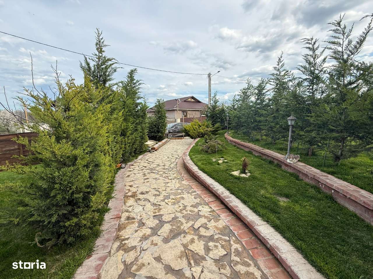 Casă nouă de vânzare, 3 camere, curte mare-15