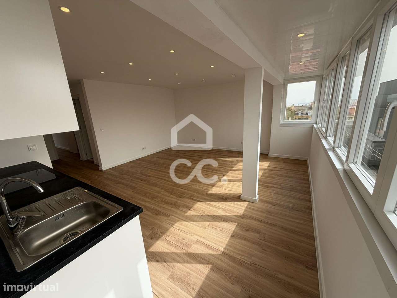 Apartamento T2 Renovado em Camarate – Excelente Oportunidade - Grande imagem: 5/18