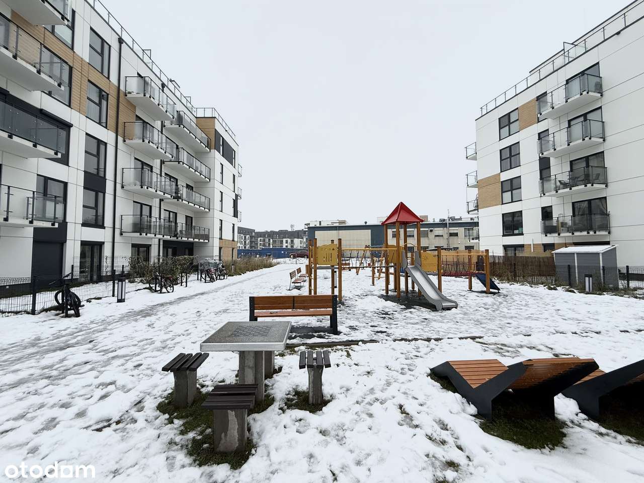 Parterowe mieszkanie 2pokojowe z ogródkiem i miejscem w hali garażowej-14