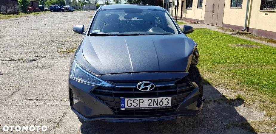 Hyundai Elantra 1.6 Premium - 4