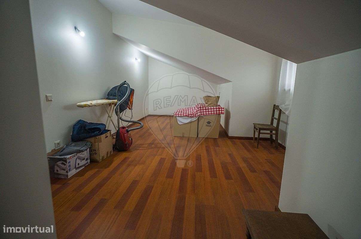 Moradia T4 para venda-19