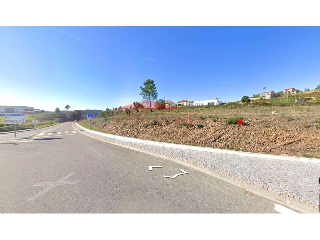 Terrenos para moradias comércio e serviços junto campo futebol Mação - Grande imagem: 1/5