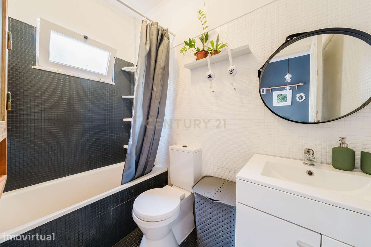 T2 com Amplo Terraço Privativo em Lisboa-15