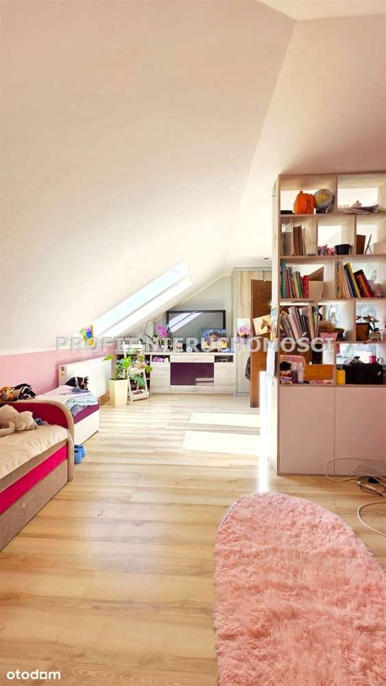 Ładny dom wolnostojący w spokojnej okolicy-15