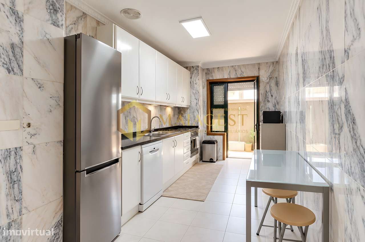 Apartamento T2+1 com Suite e Varanda no Centro de Gaia-11