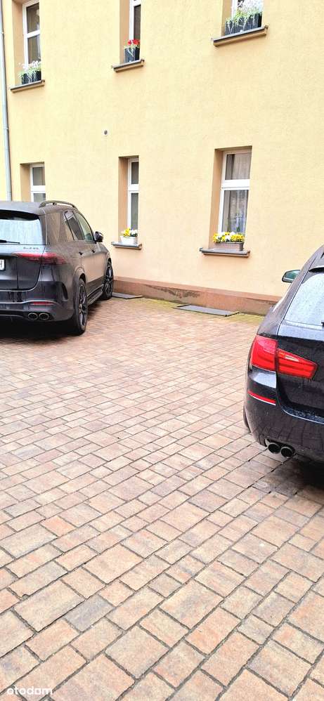 MIEJSCE PARKINGOWE - centrum Poznania ul. Ratajczaka 20