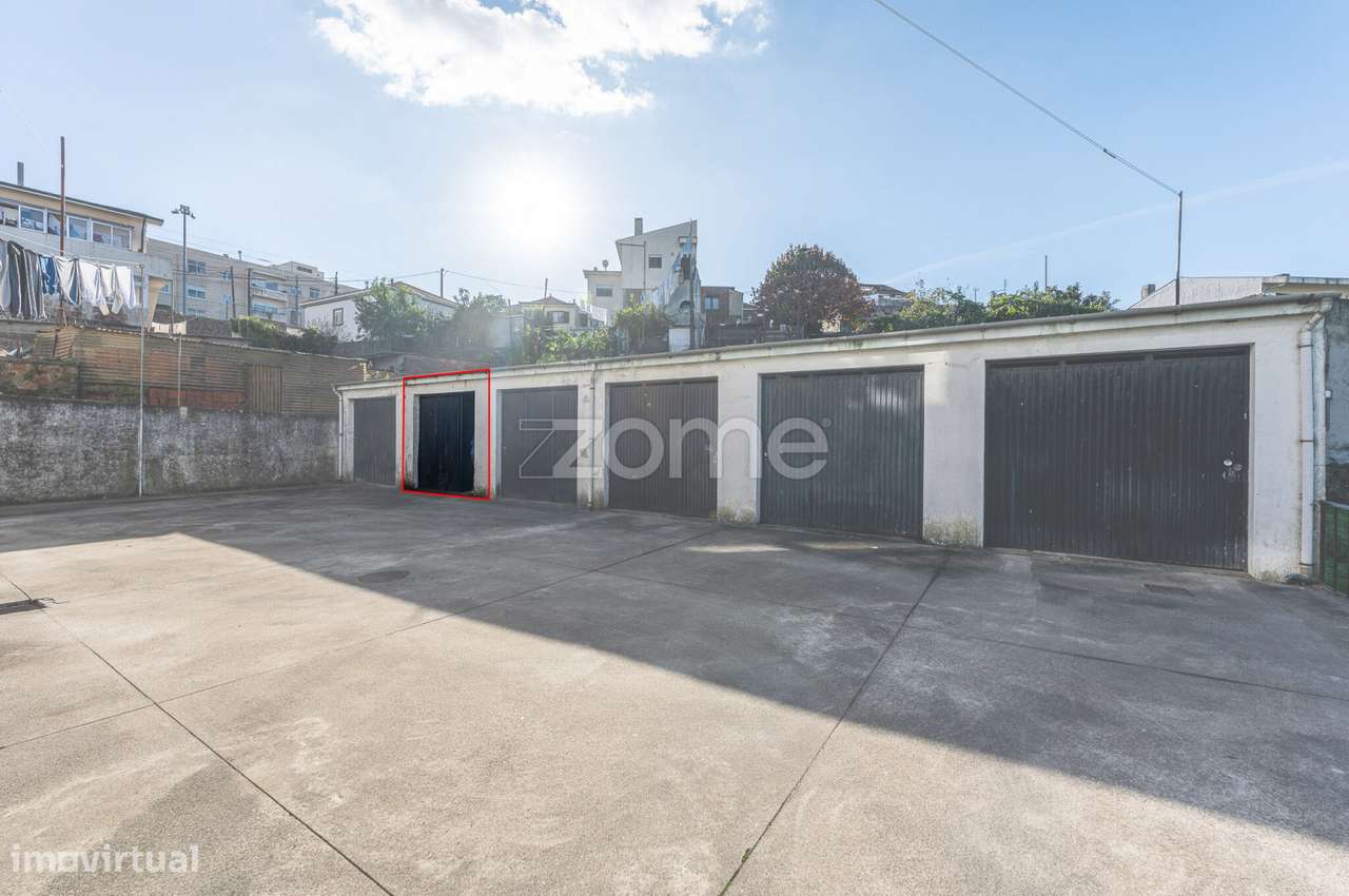 Apartamento T3 em Ermesinde com garagem Box-33