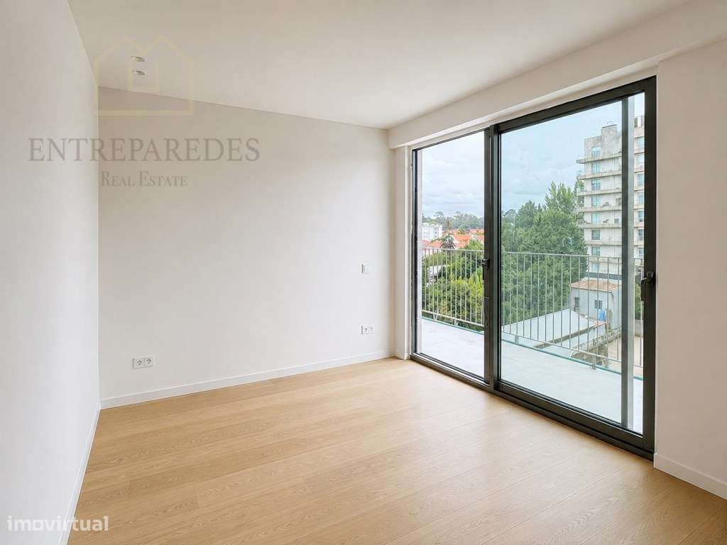 Apartamento T1 com lugar de garagem e varanda para comprar - Antero...-9