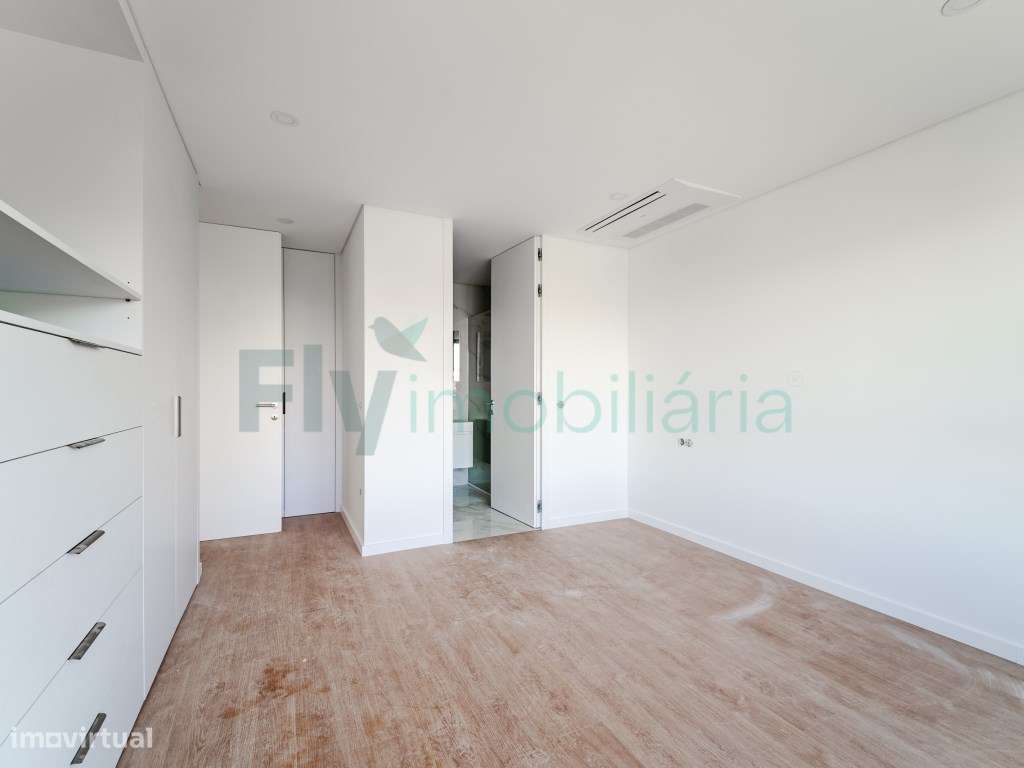 Apartamento T3 com excelente áreas em zona central de Lousada-18