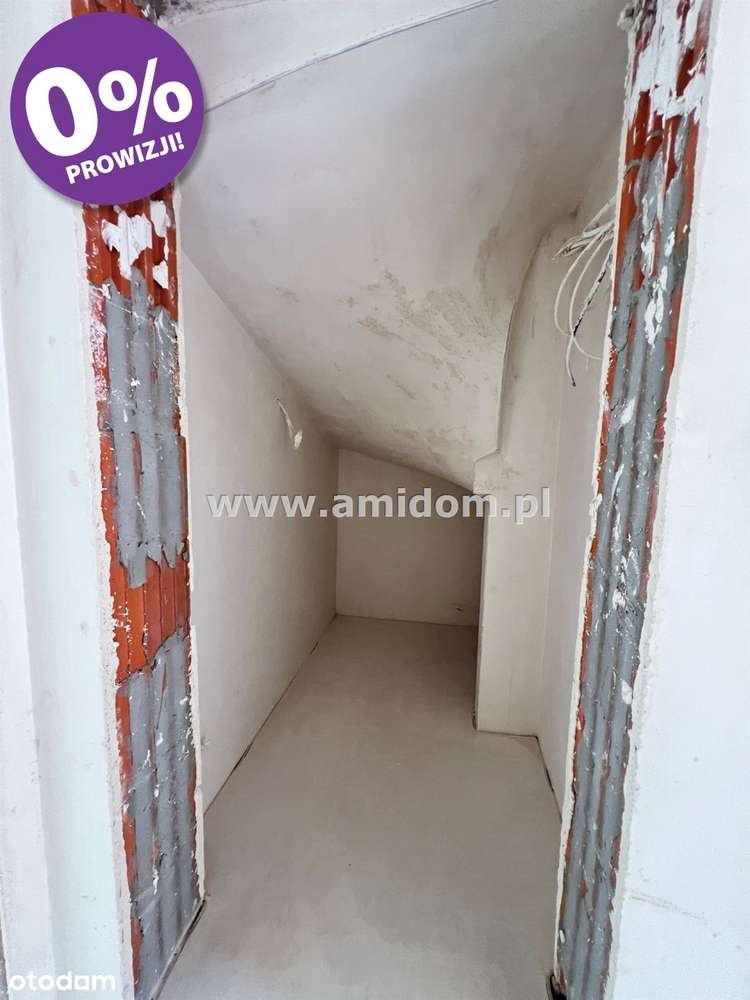 Idealna lokalizacja - tylko 600 m do stacji PKP-5