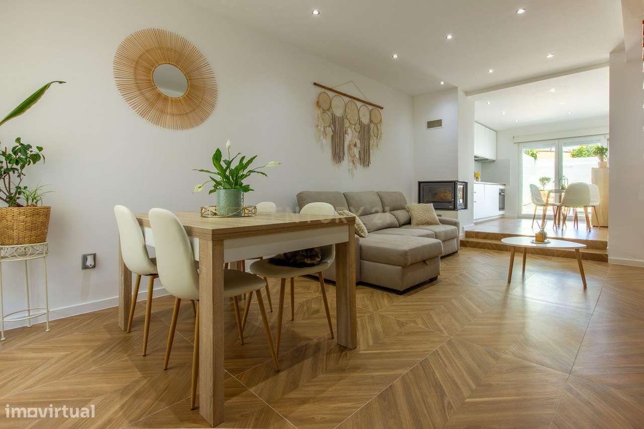 Moradia T2 Renovada com logradouro em Montijo-8