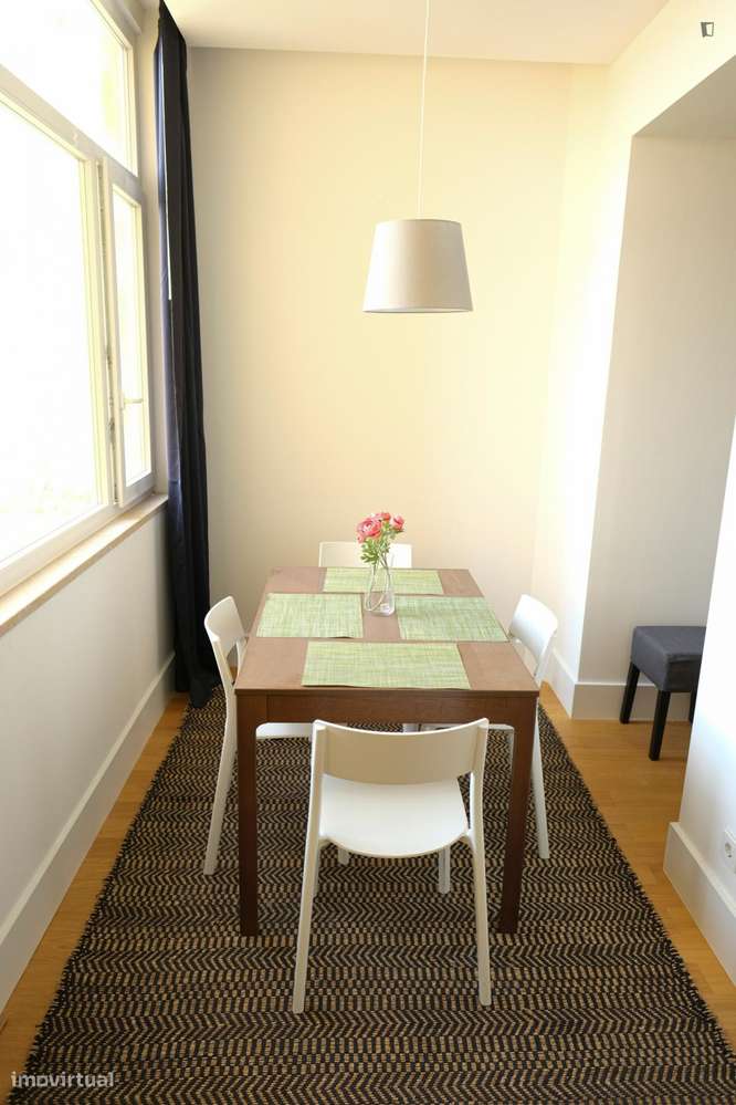 Apartamento com 1 quartos - localizado em Restelo Lisbon - Grande imagem: 4/26