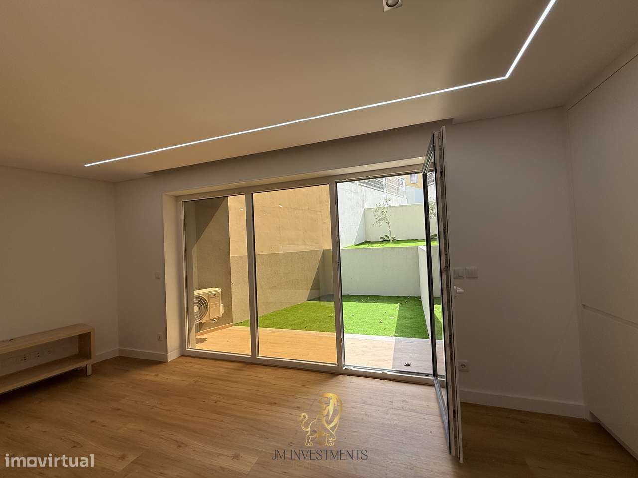Apartamento Novo T0 com Jardim-15