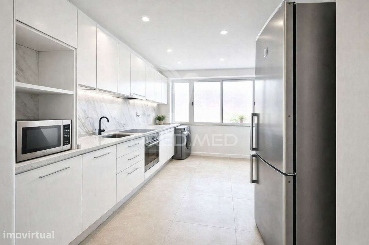 Apartamento T2 Totalmente Remodelado no Carregado - Grande imagem: 5/21