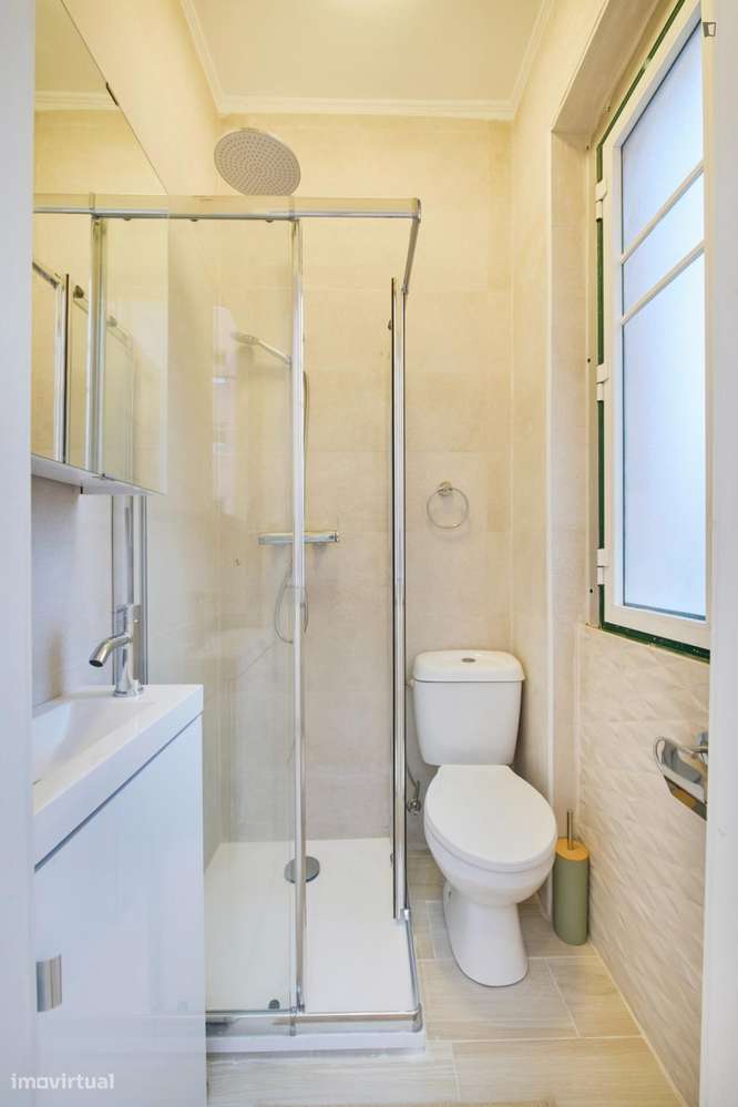 Quarto - localizado em Alameda Lisbon - Grande imagem: 2/10