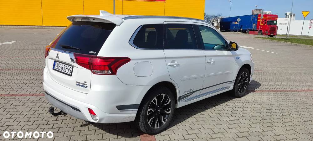 Mitsubishi Outlander PHEV Intense + - 6