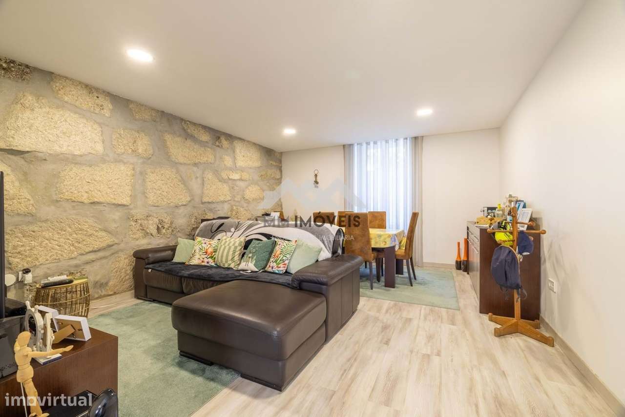 Moradia T2+1 | 2021 | Valbom | Terreno 556m2 | Piscina | Terraço - Grande imagem: 4/60