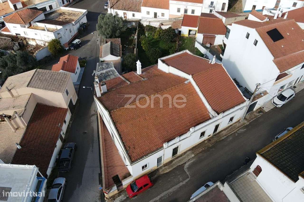 Moradia V6 no centro de São Marcos da Serra, em lote de 668m2-3