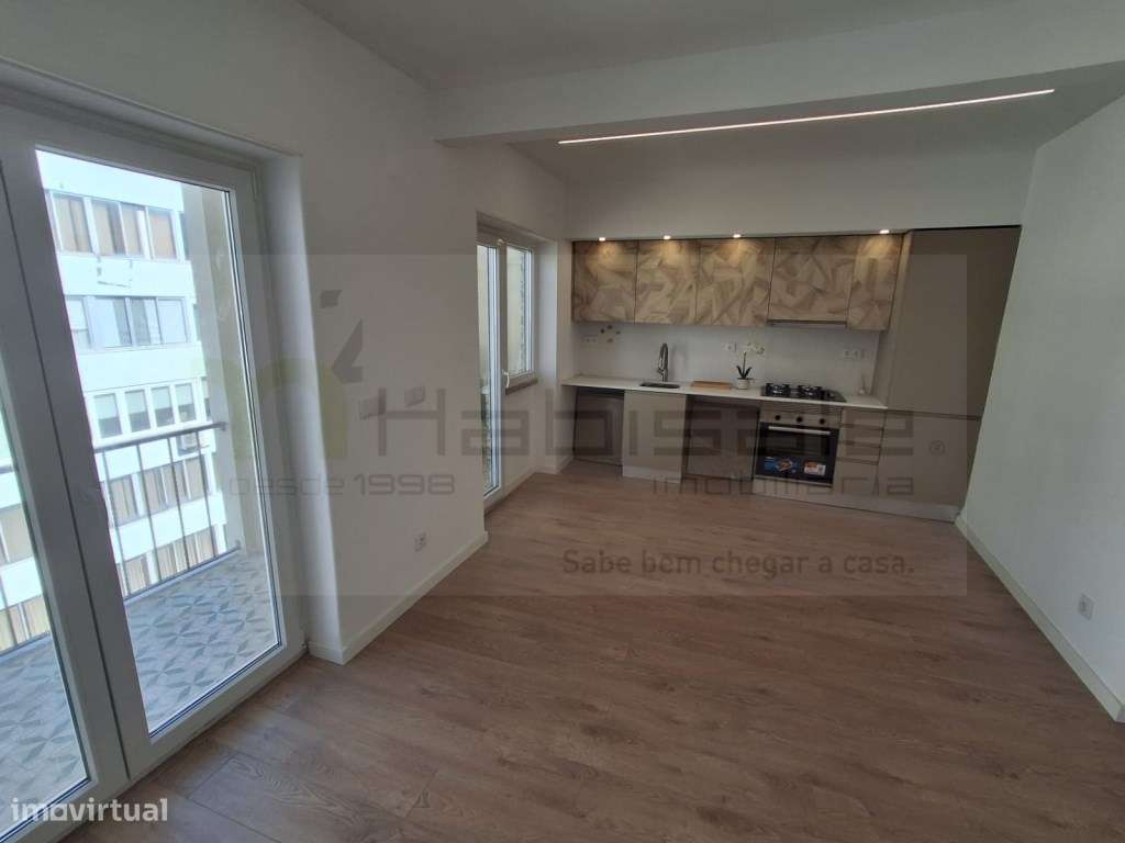 T2 totalmente remodelado com varandas - Grande imagem: 5/20