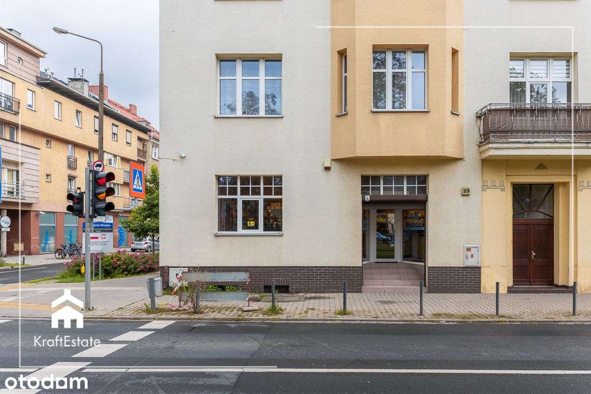 Lokal 104 m² w sercu Łazarza – idealny na usługi - Pełny obrazek: 2/9