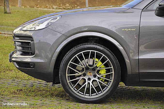 Porsche Cayenne Coupé E-Hybrid - 7