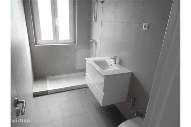 T1 renovado Pragal, Almada - Grande imagem: 4/11