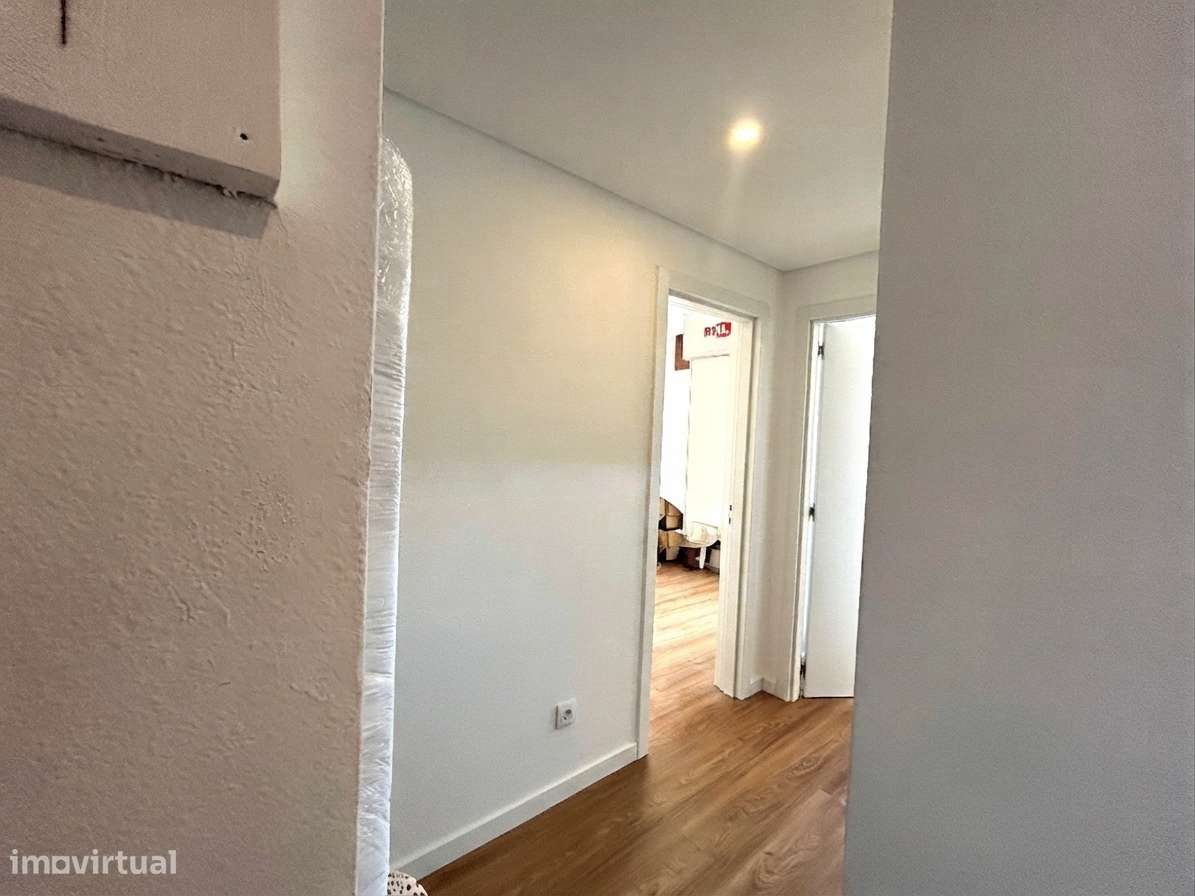 Apartamento remodelado T2 - Miratejo-12