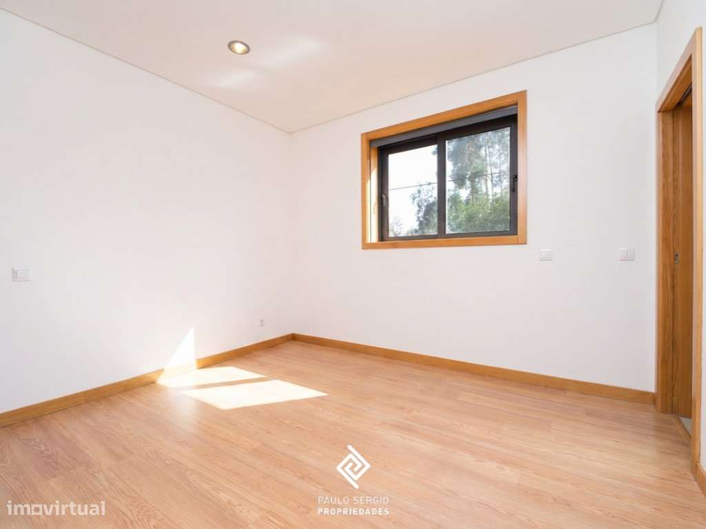Moradia T5 em Oliveira de Azeméis-21