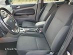 Ford Focus 1.6 Ghia - 11