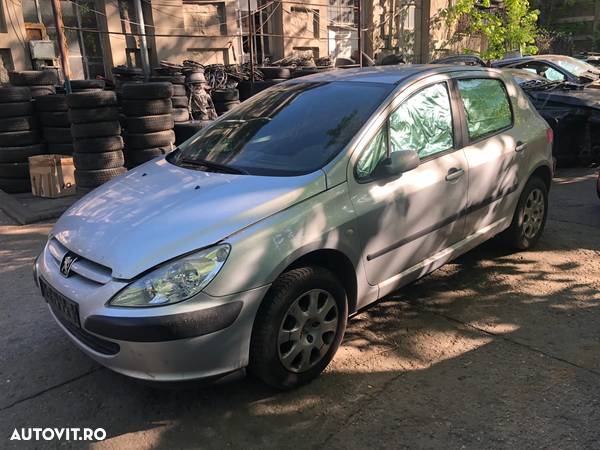 Dezmembrez Peugeot 307 1.6 HDI gri - 4