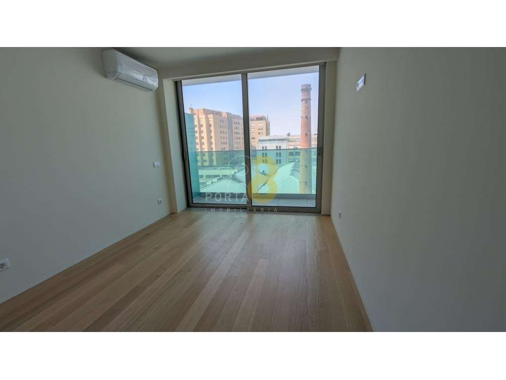 T2 Exclusivo com Terraço de 80 m² | 2 Suites | Piscina e Garagem Box-18