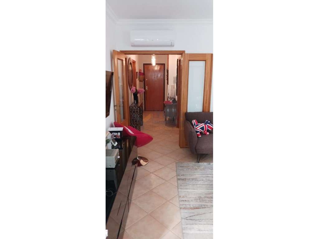 Apartamento T1 com Garagem - Quarteira-12