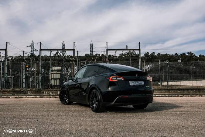 Tesla Model Y Performance Dual Motor AWD - 25