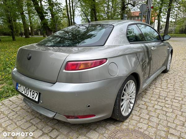 Alfa Romeo GT 2.0JTS Distinctive - 14