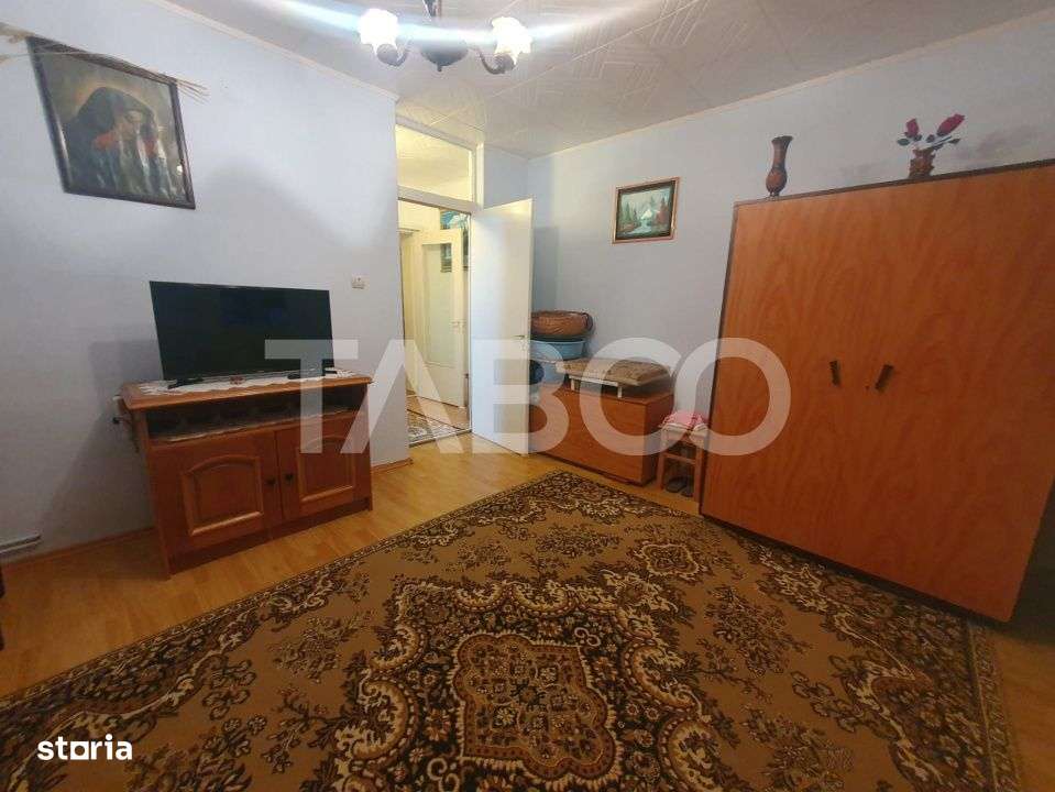 Apartament 2 camere etaj 2  semidecomandat 52 mp utili zona Campului - Imagine principală: 3/9