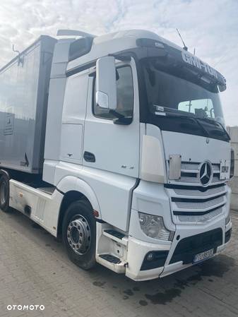 Mercedes-Benz Actros - 2