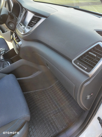 Hyundai Tucson 2.0 CRDI BlueDrive Comfort 2WD - 12