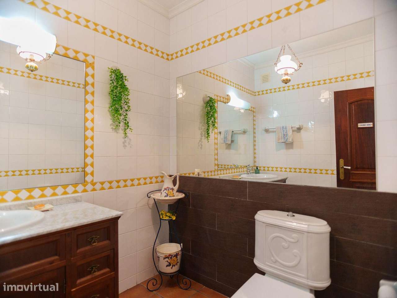 Projeto exclusivo - 2 Moradias  de luxo V4 e V2  em lote de 1080 m2 --16