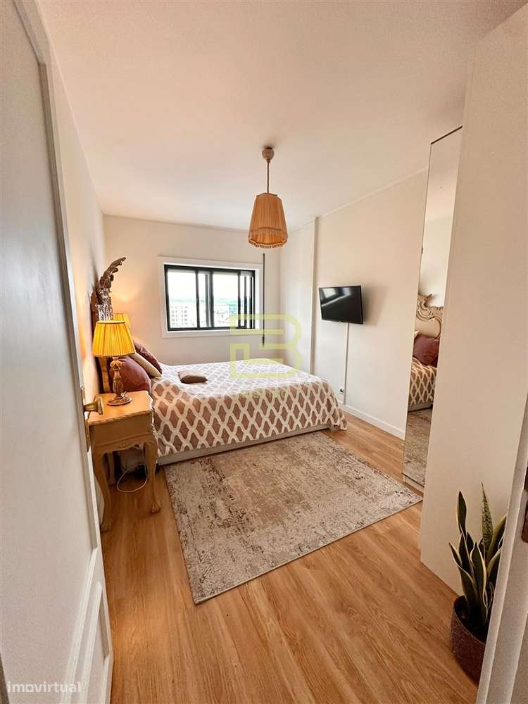 Apartamento T2 Mobilado - Localização Premium no Coração de Vila Nova-11