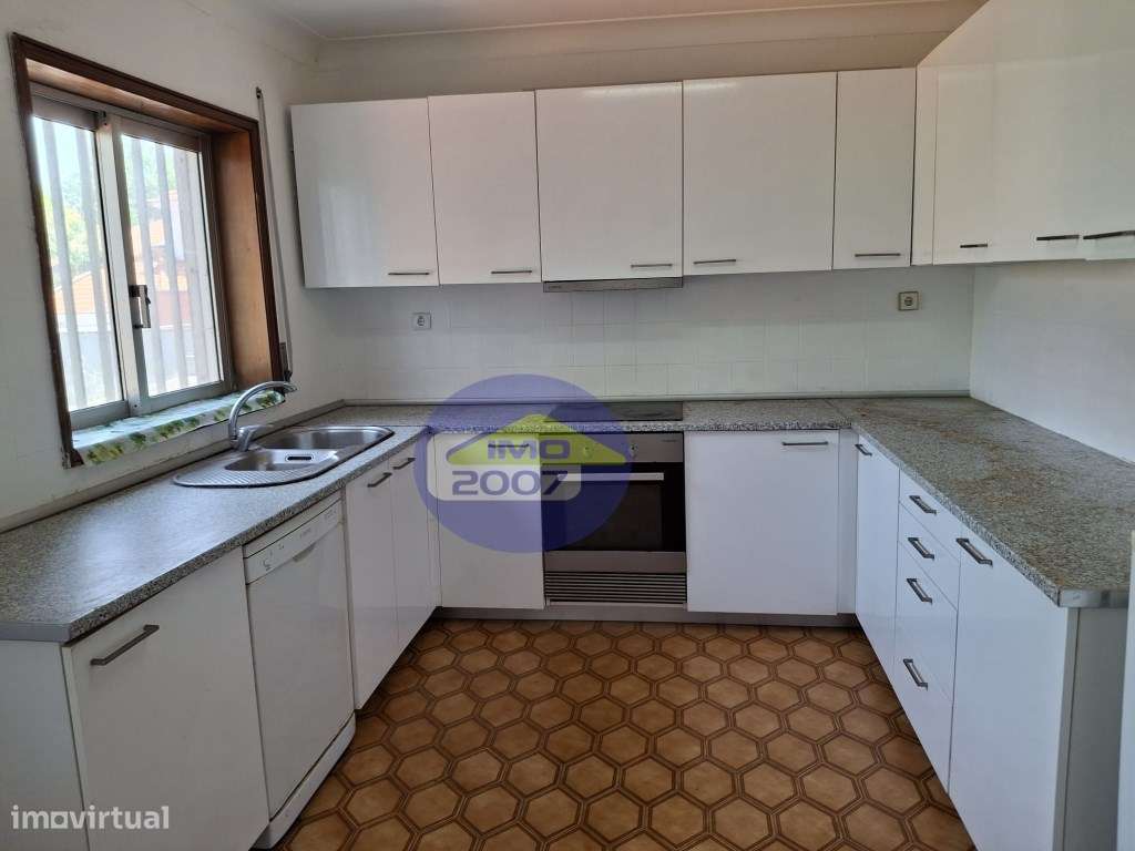 Moradia T3 em Miramar-5