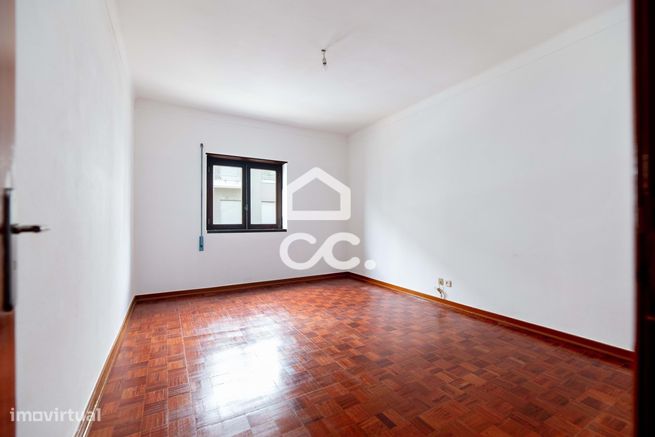 Apartamento T3 com sótão e cozinha equipada no centro do Avelar.-6